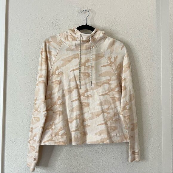Vuori Beach Hoodie in Bisque Camo Size Small - Picture 4 of 12